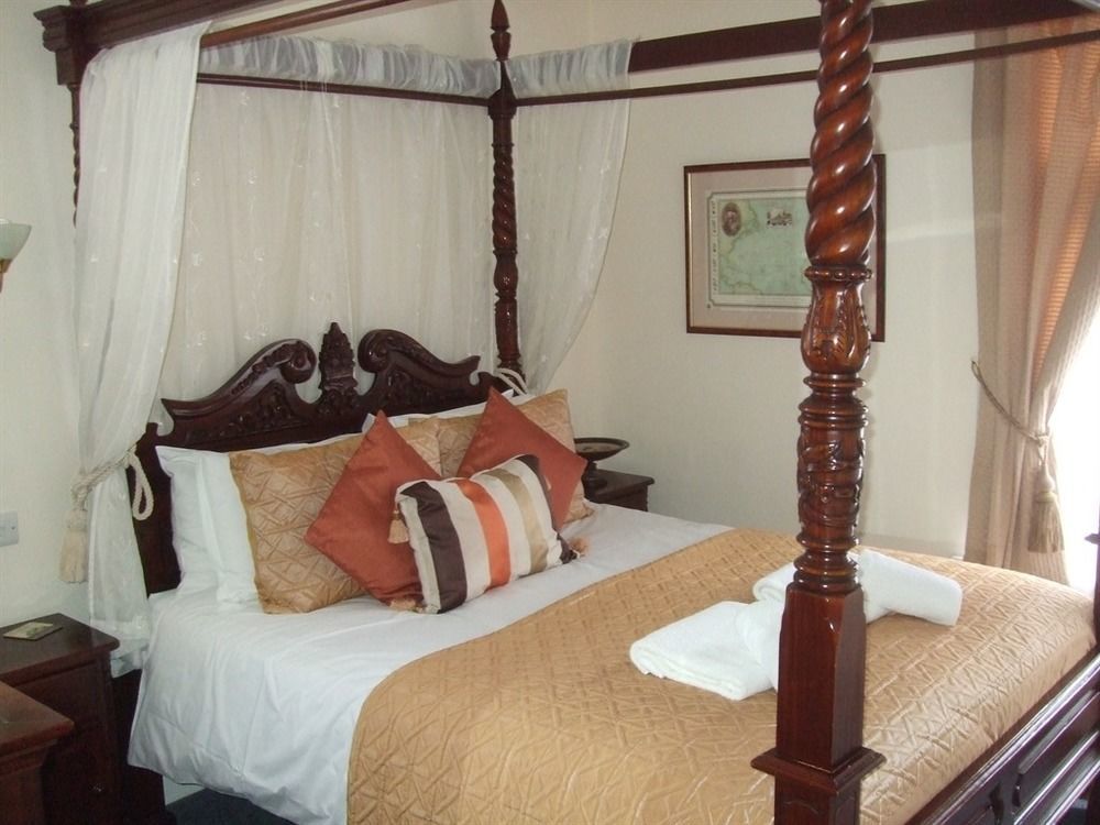 The Ardingly Inn Екстериор снимка