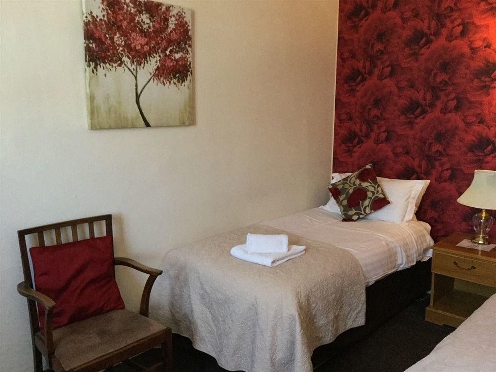 The Ardingly Inn Екстериор снимка