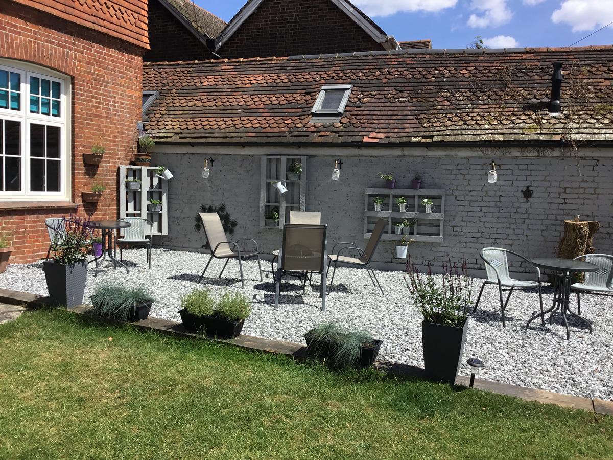 The Ardingly Inn Екстериор снимка